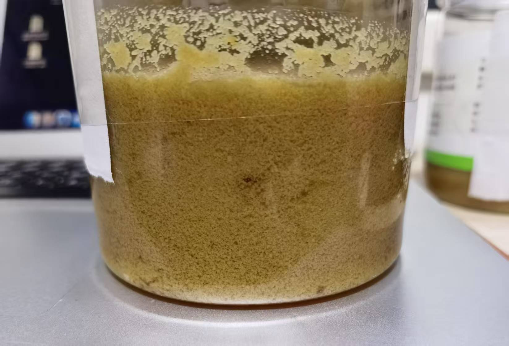 卧底华莱士两家门店：过期食材换签续命<strong></p>
<p>币为交易平台</strong>，炸油酸价超标易引腹泻