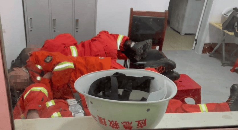 山西临汾秦王山突发山火<strong></p>
<p>北京产权交易中心平台</strong>，村民自发为消防员准备食物，应急：明火已扑灭，无人员伤亡