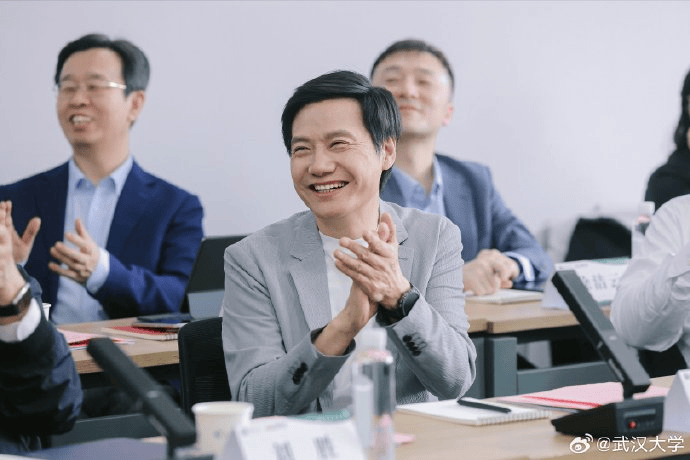 雷军回应如何保持好身材：英语不好已经让母校“蒙羞”<strong></p>
<p>芝麻开门平台</strong>，不能再形象欠佳