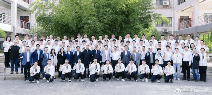 雷军回应如何保持好身材：英语不好已经让母校“蒙羞”<strong></p>
<p>芝麻开门平台</strong>，不能再形象欠佳