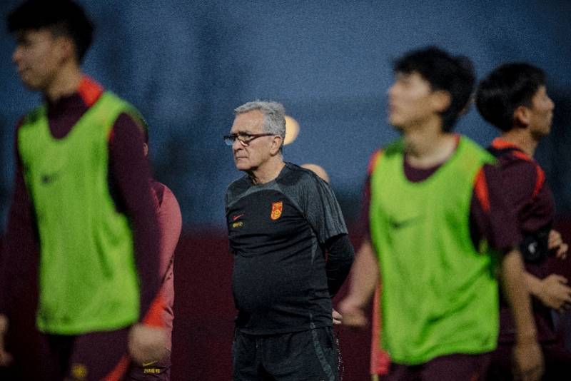 国足拿什么迎战澳大利亚？伊万：要求队员勇敢也要求队员聪明