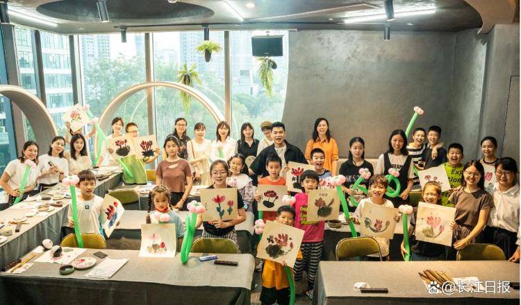 “书法可怡情<strong></p>
<p>币创网交易平台</strong>，不能当饭吃”？90后小伙靠它7年还清2000万元巨债