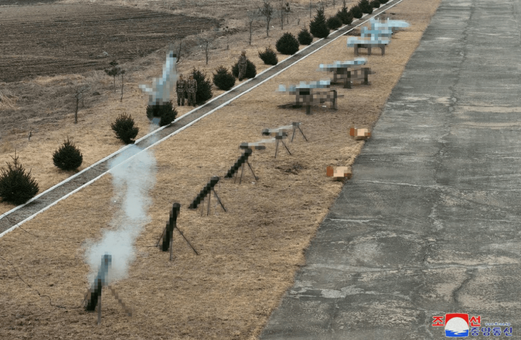 金正恩观摩无人攻击机性能试验，强调发展AI