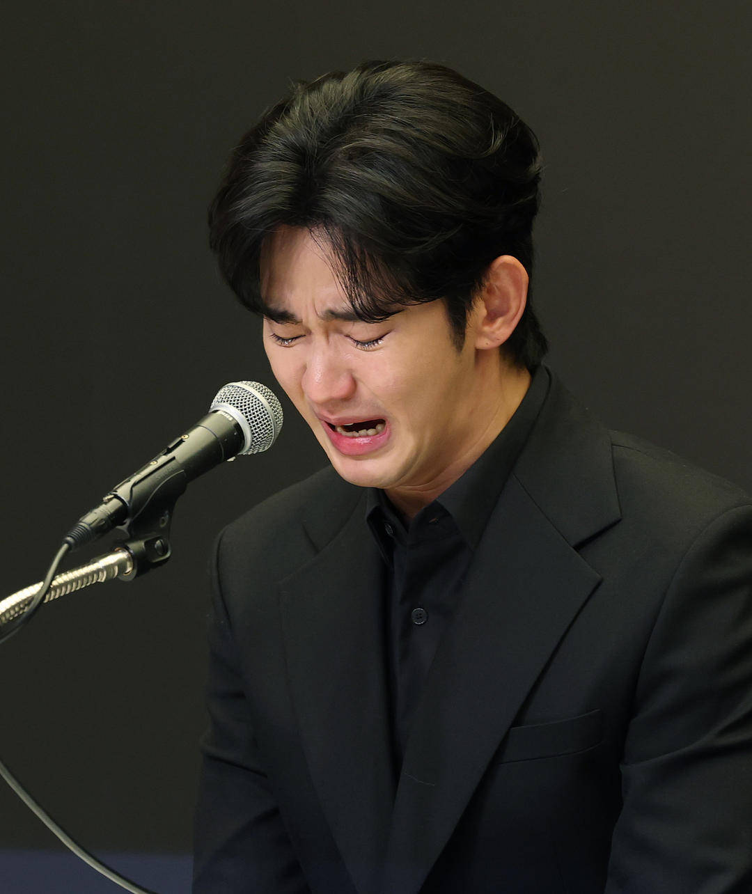 金秀贤为何在记者会上多次喝水<strong></p>
<p>币乎交易平台</strong>，网友请DeepSeek解读