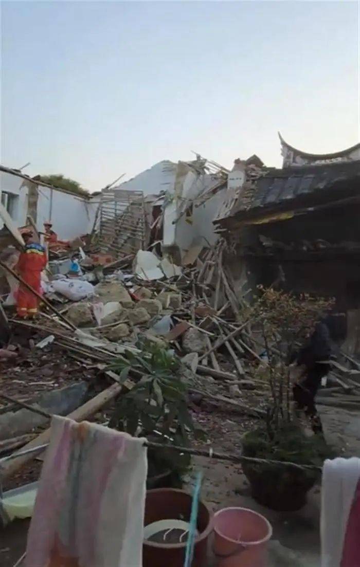 福建一民宅倒塌7人被埋<strong></p>
<p>百币网交易平台app</strong>，亲历者：房龄已超60年