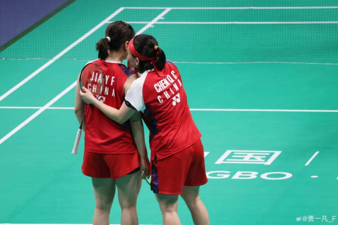 奥运冠军贾一凡被挤断指甲<strong></p>
<p>百币网交易平台app</strong>，本人发声：大家理智追星