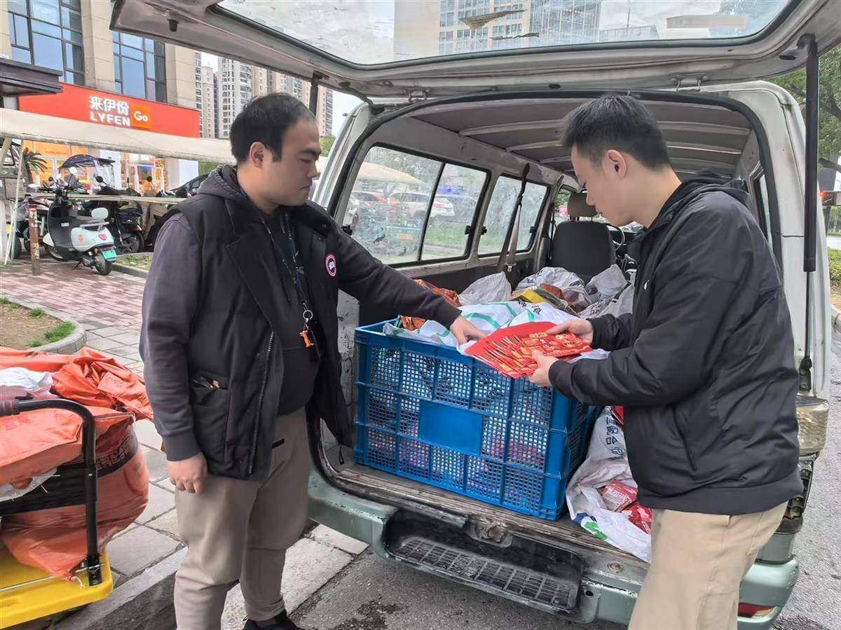 他发出的81万件快递全是电诈卡片<strong></p>
<p>qpex交易平台</strong>！武汉江岸警方破获特大诈骗案