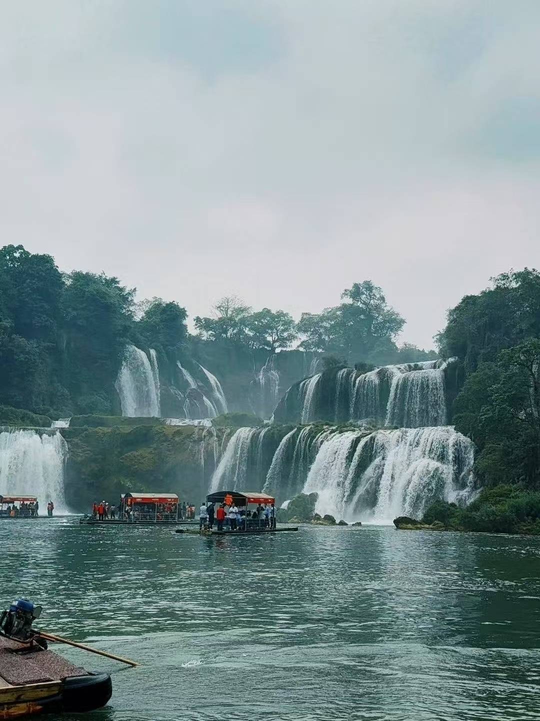 广西德天跨国瀑布变“小水滴”<strong></p>
<p>交易玉器平台</strong>，景区：枯水期，水量要到6月以后恢复