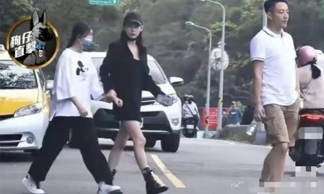 大S儿女回北京<strong></p>
<p>交易玉器平台</strong>，张兰拉着小玥儿逛街，网友夸汪小菲好帅