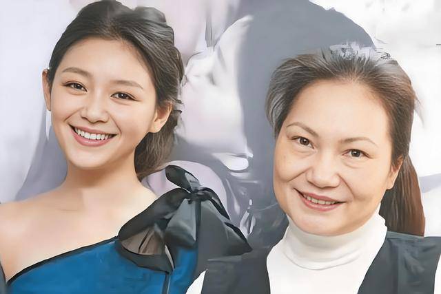 大S儿女回北京<strong></p>
<p>交易玉器平台</strong>，张兰拉着小玥儿逛街，网友夸汪小菲好帅