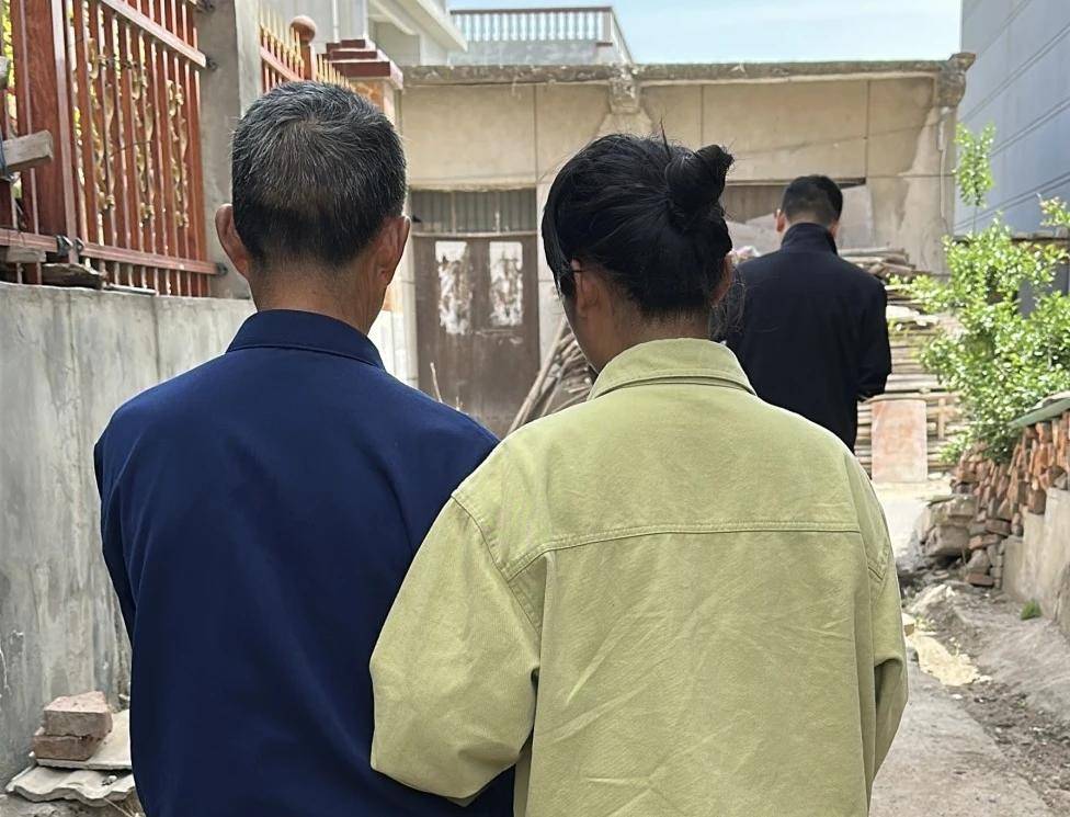 女孩跟男友外出打工失踪<strong></p>
<p>bitbay交易平台</strong>，15年后被找到已育两子 父亲：她当年流浪到河南，不知回家的路