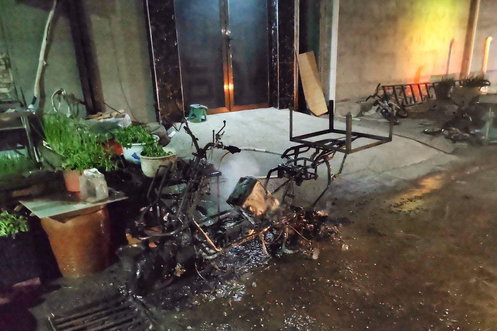 充电20分钟后电池发热失控<strong></p>
<p>bcex交易平台下载</strong>，密云一电动自行车被烧毁