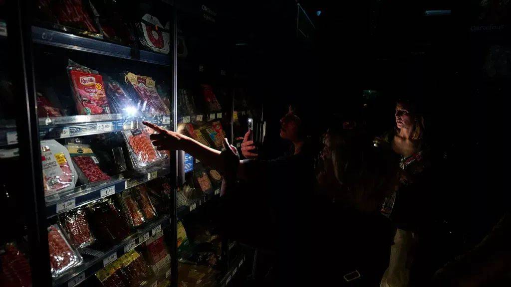 西葡法三国大停电<strong></p>
<p>平台交易量</strong>，事故何以酿成