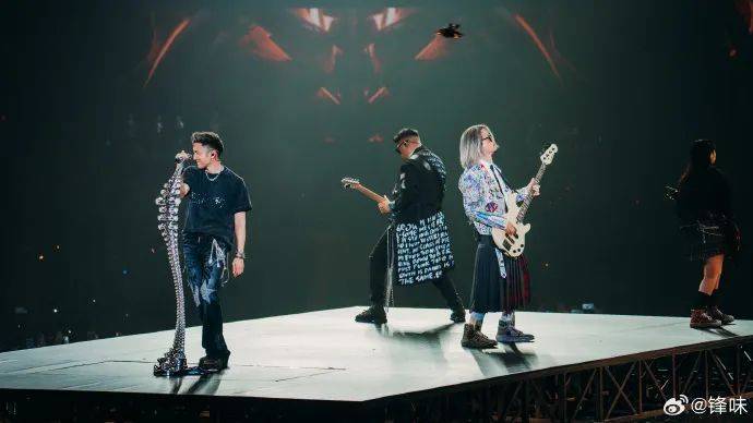 谢霆锋发长文感谢：你们的青春<strong></p>
<p>平台交易量</strong>，也是我的青春！希望在全国巡演