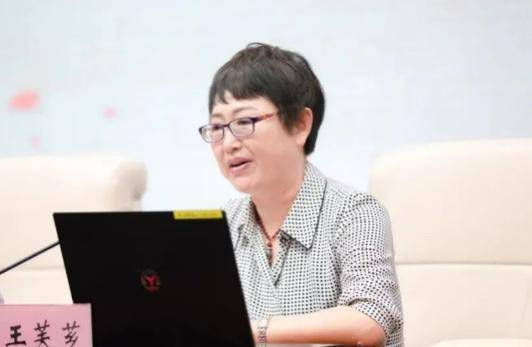 吉林一女官员被查！当过扫黑办主任<strong></p>
<p>内蒙古交易中心平台</strong>，她曾说“吃人家的嘴短，拿人家的手短”