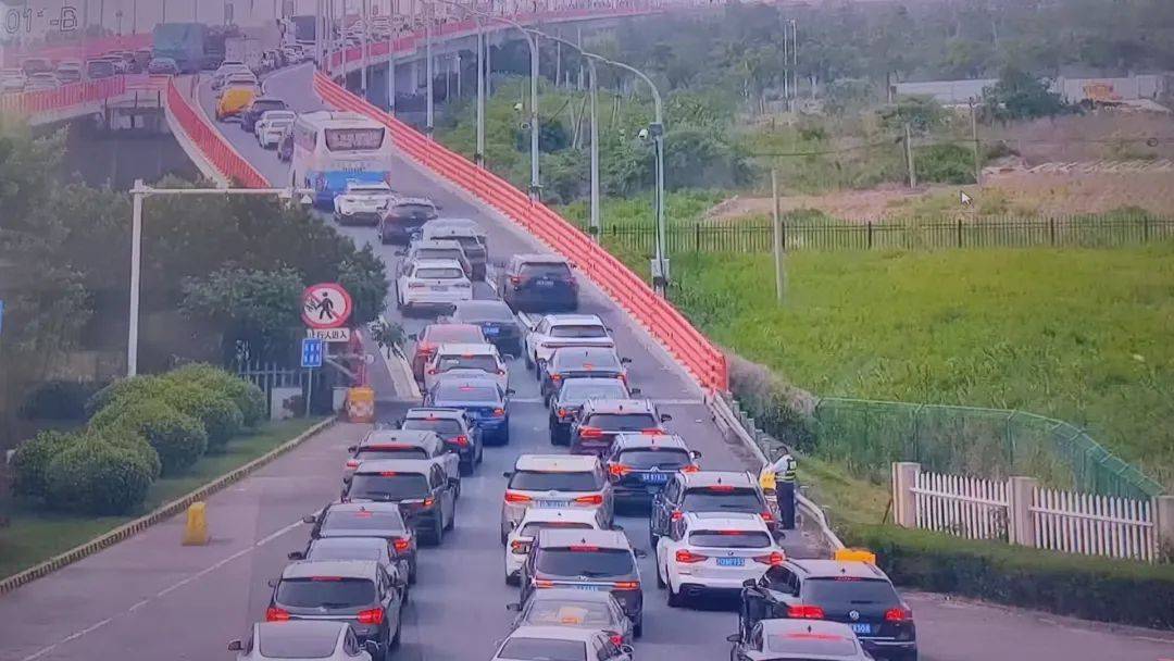 心态崩了<strong></p>
<p>内蒙古交易中心平台</strong>，宁波有人从白天开到黑夜！“这是有多少人啊！”提醒：这些路段，将限时禁行