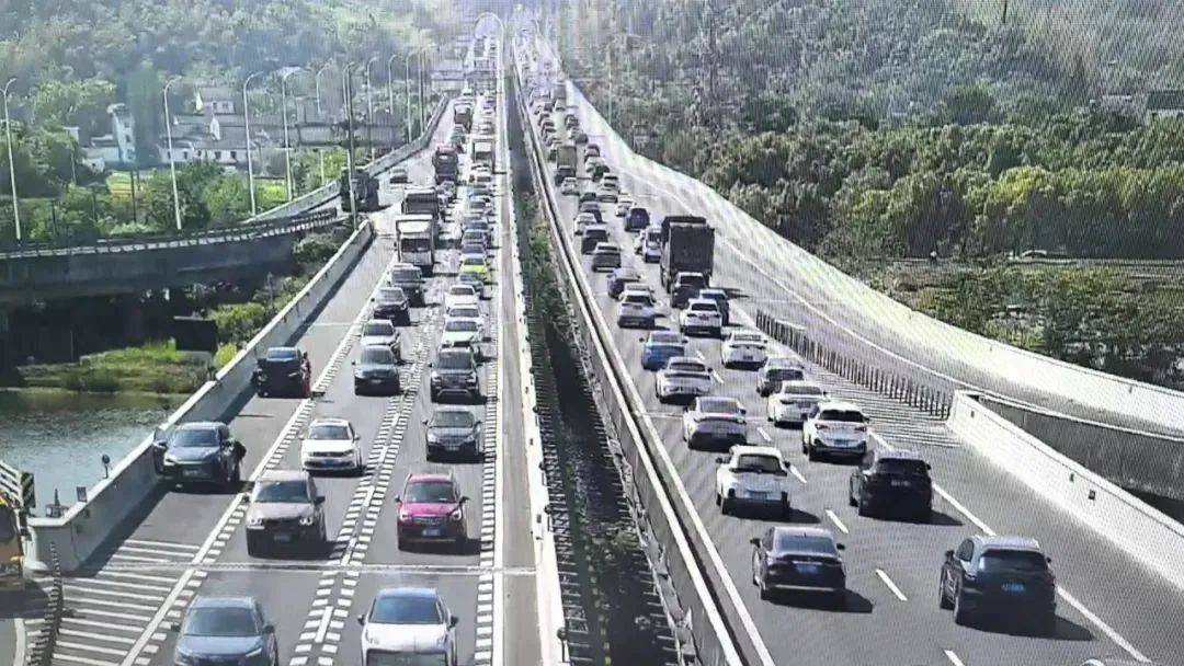 心态崩了<strong></p>
<p>内蒙古交易中心平台</strong>，宁波有人从白天开到黑夜！“这是有多少人啊！”提醒：这些路段，将限时禁行