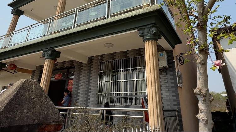 全家“吸血”！瘫痪哥哥在破旧老宅去世<strong></p>
<p>炒币交易平台</strong>，弟弟冒领58万元工伤金买奔驰