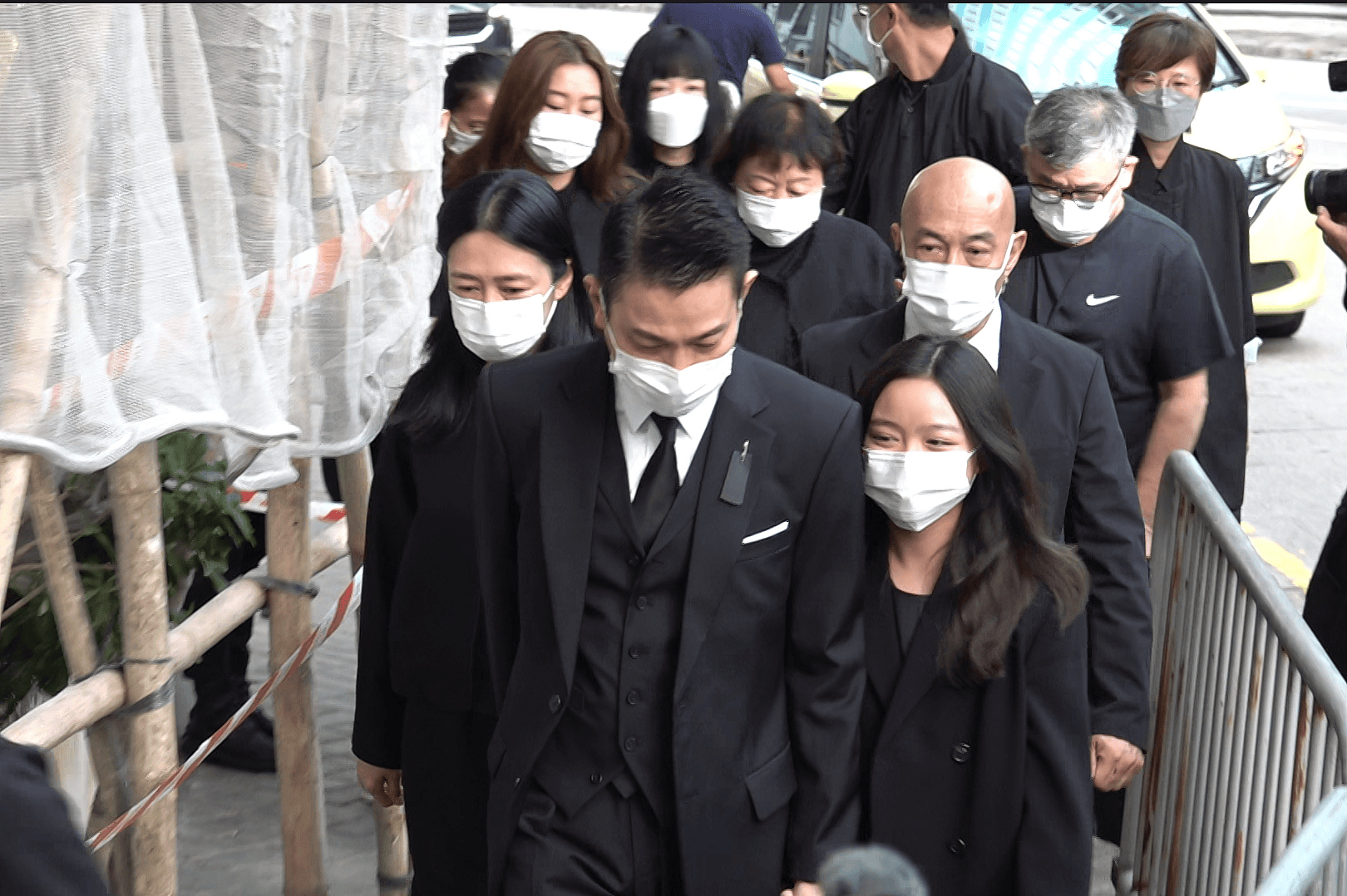 王晶谈刘德华感情生活：刘太好辛苦、女儿会五种语言