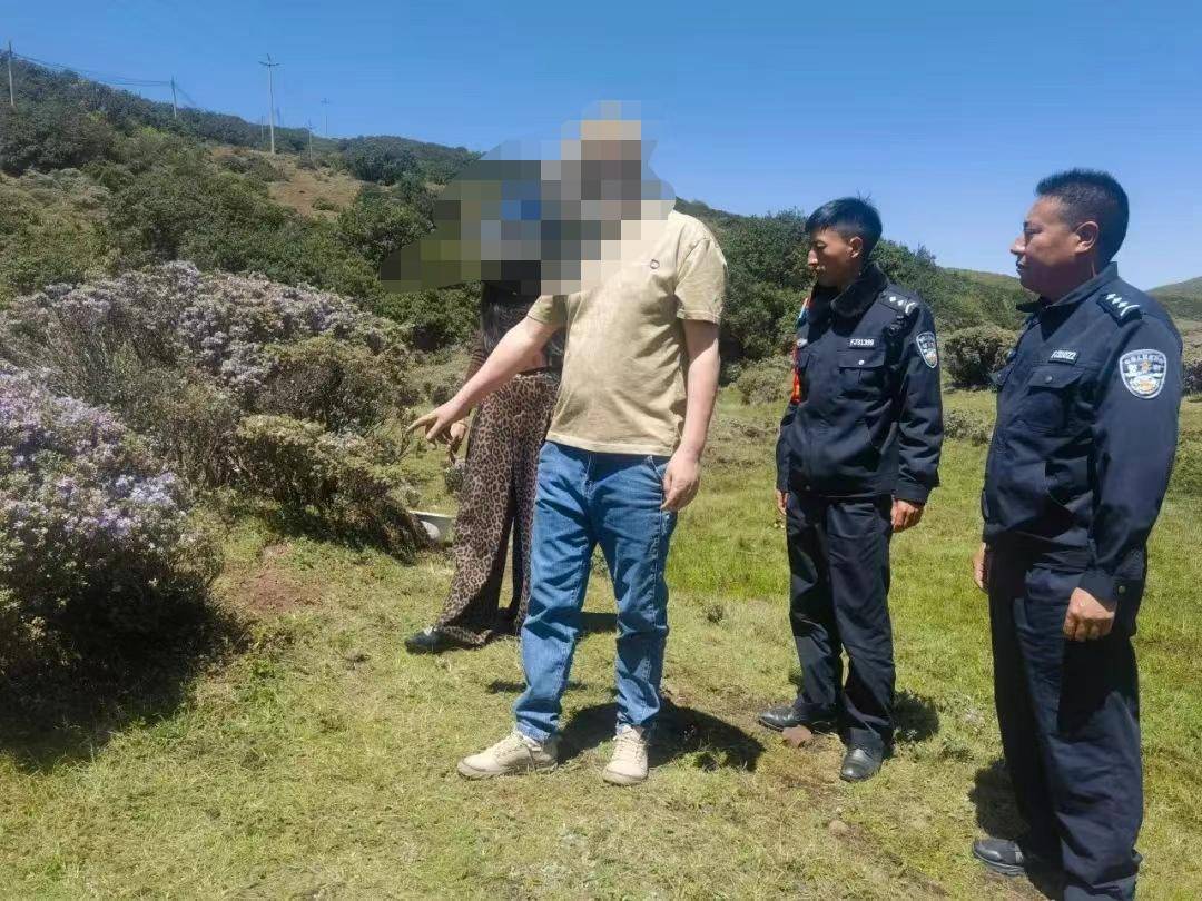 两游客在景区盗挖索玛花 警方：给予行政处罚<strong></p>
<p>群币网交易平台</strong>，两人认识到错误并作郑重道歉