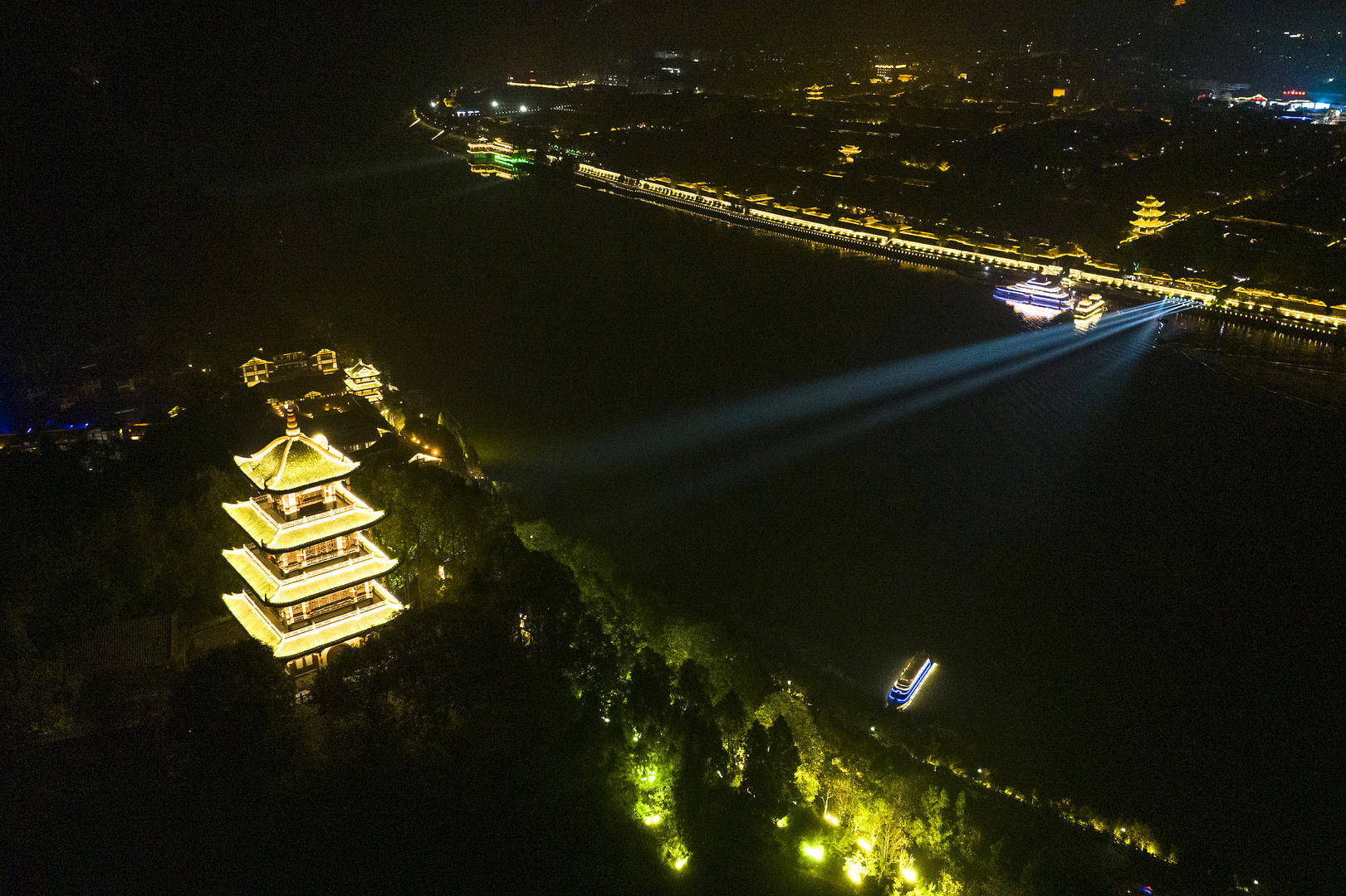 游客投诉在阆中一景区被索要597元上香费 官方：已致歉退款<strong></p>
<p>币圈主要的交易平台</strong>，景区停业整顿