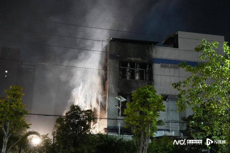 昨夜<strong></p>
<p>币圈主要的交易平台</strong>，中山一公司突发大火， 事发时火光冲天
