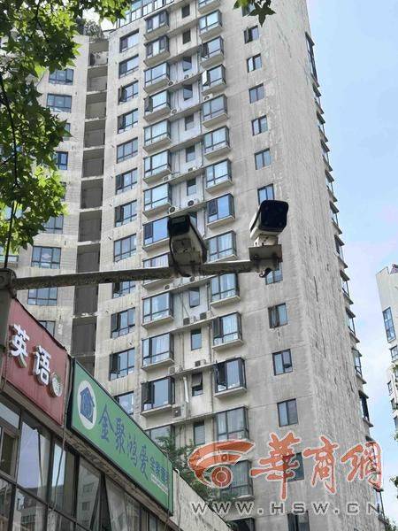 西安14岁初中生骑车回家在小区被撞 孩子说肇事司机下车看<strong></p>
<p>中币网交易平台app</strong>了看就离开