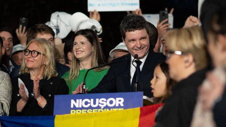 两届国际奥数金牌满分得主<strong></p>
<p>中币网交易平台app</strong>，当选罗马尼亚总统