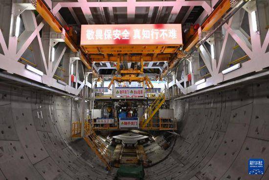 “千里海河高铁第一隧”成功穿越海河