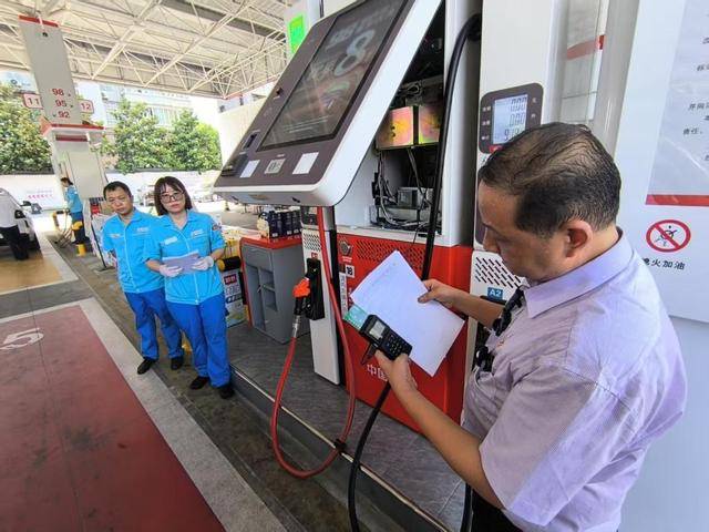 汽车加完油<strong></p>
<p>国内交易平台bter</strong>，留在加油枪和油管里的油计费吗？