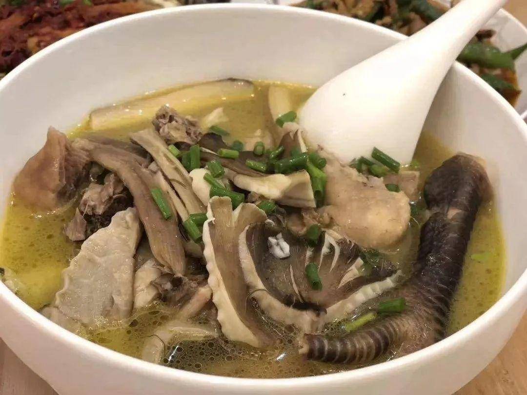 “天价”鸡枞调查：最贵卖到1800元/公斤！雨水少致产量低<strong></p>
<p>宁夏电力交易中心平台</strong>，多地价高客少