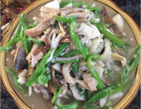 “天价”鸡枞调查：最贵卖到1800元/公斤！雨水少致产量低<strong></p>
<p>宁夏电力交易中心平台</strong>，多地价高客少