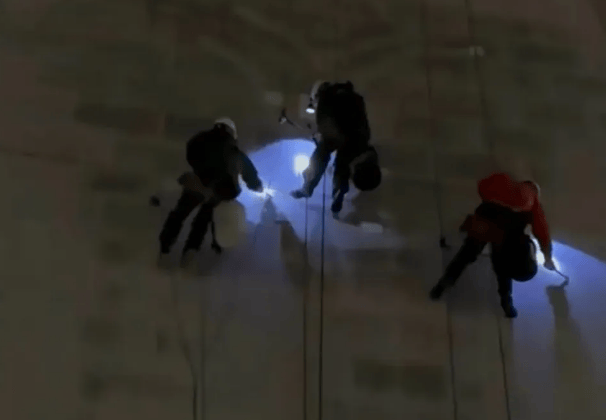 哪吒汽车上海总部LOGO被拆除<strong></p>
<p>宁夏电力交易中心平台</strong>，原CEO张勇再被冻结79万元股权