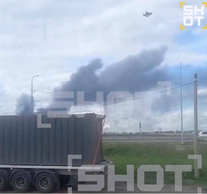 画面流出：俄民众爬上卡车顶部<strong></p>
<p>bcex交易平台打不开</strong>，试图用石头阻止无人机起飞