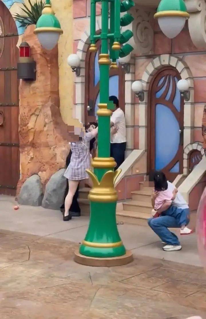 上海警方通报迪士尼打架事件：闫某某与女友在拍照时<strong></p>
<p>bcex交易平台打不开</strong>，因刘某某夫妻的女儿进入拍摄画面，引发冲突