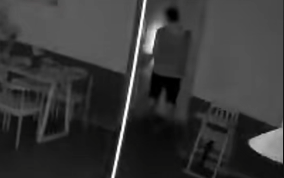 第一次见面就表白！被拒绝后男子凌晨3点狂敲女生房门<strong></p>
<p>买币平台</strong>，随后拿出工具撬锁……