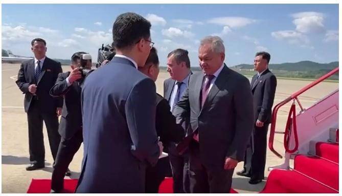 俄媒：绍伊古抵达朝鲜平壤 计划与金正恩再会面