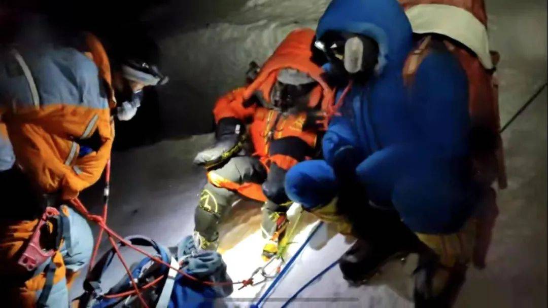 珠峰“救人者”范江涛：救下一条命<strong></p>
<p>币安交易平台网站</strong>，煎熬七百天