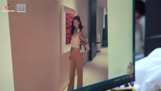 破门而入<strong></p>
<p>币安交易平台网站</strong>！武汉警方一举抓获32名“白富美”