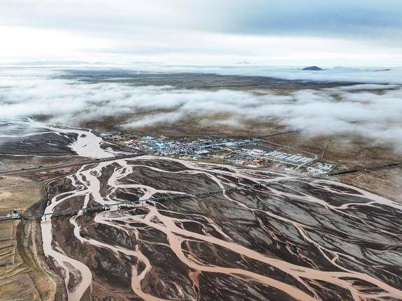 习近平总书记关切事丨<strong></p>
<p>币安交易平台网站</strong>我们的名字叫“长江”——三个沿江村庄的变迁故事