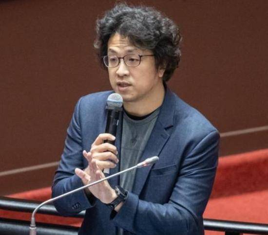 沈伯洋家族企业被曝以“中国台湾”名义向大陆申请许可