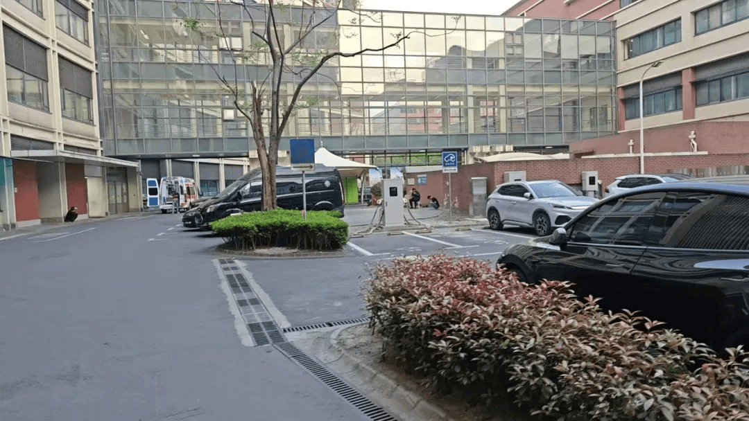 江西省卫健委通报“救护车800公里收费2.8万元”：不合理<strong></p>
<p>深圳币交所交易平台</strong>，暂停医院医疗转运服务