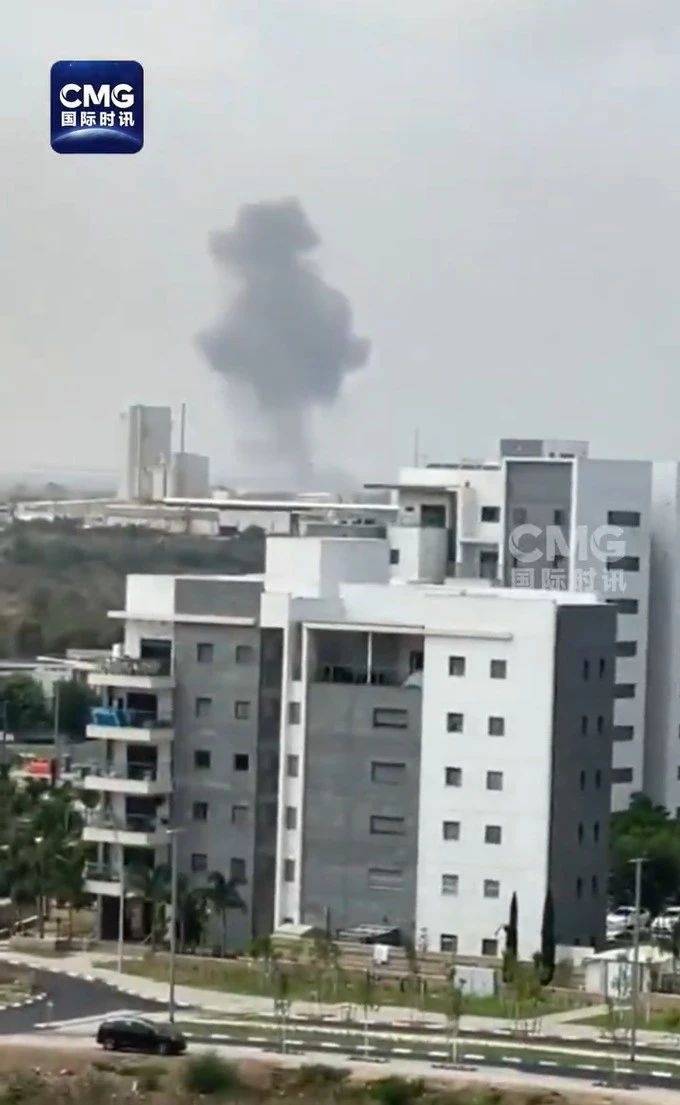 新一轮空袭！“伊朗发射约15枚弹道导弹<strong></p>
<p>bcoin交易平台</strong>，40分钟内多次齐射”