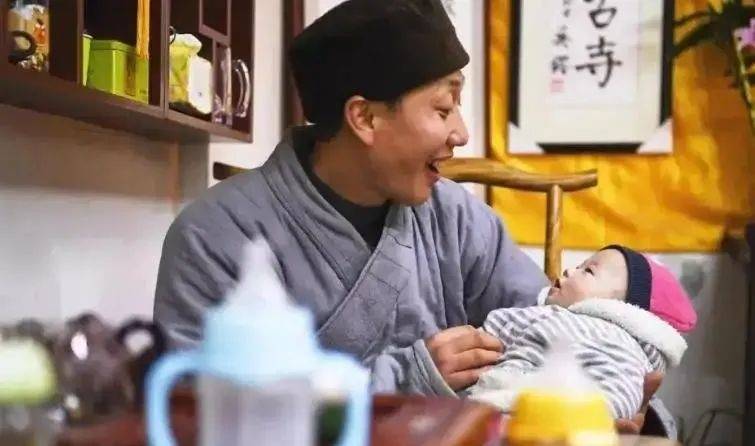 “救助百名弃婴的道禄和尚”被警方带走<strong></p>
<p>币安交易平台下载</strong>，通报：善款大多用于个人高消费