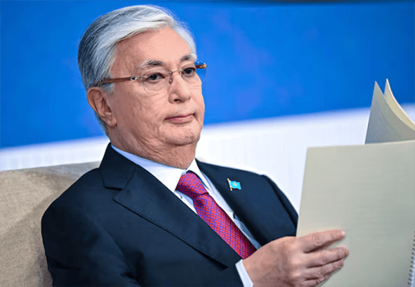 哈萨克斯坦总统签署法律：禁止在公共场所蒙面