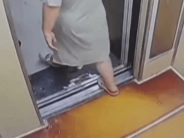 惊恐！毒蛇缠在自行车上<strong></p>
<p>bibox交易平台</strong>，深圳13岁男孩伸手被咬！近期超80人中招