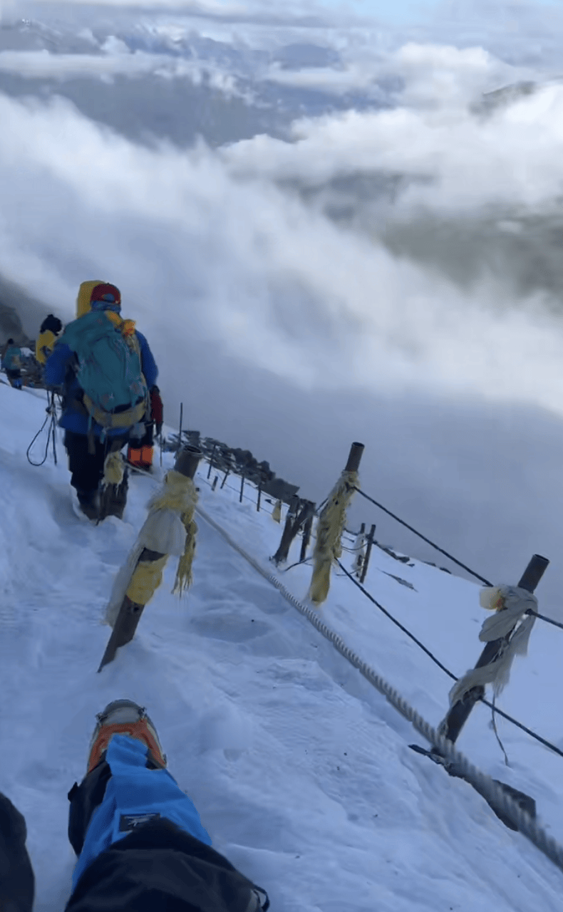 16岁男孩确认身亡！目击者：他头朝下滑坠太快<strong></p>
<p>网络虚拟交易平台</strong>，向导没拉住