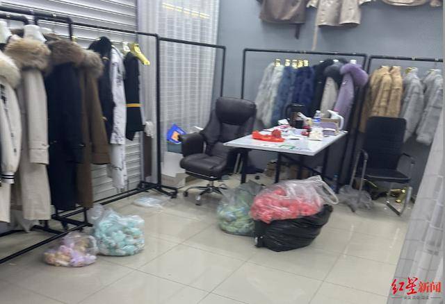 实探衡水盗版LABUBU大集：像卖菜一样摆摊卖<strong></p>
<p>网络虚拟交易平台</strong>，商家称如今订单变少生意难做