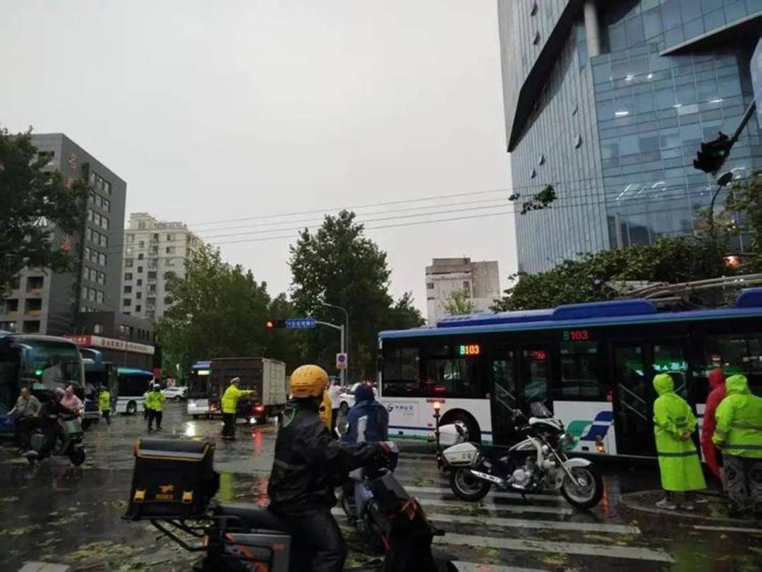 山东下<strong></p>
<p>ubit交易平台</strong>了424个大明湖：多地出现暴雨