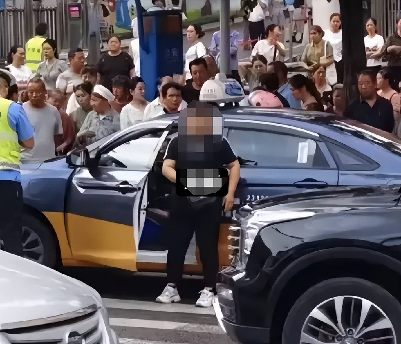 警方通报“贵州8岁女童过斑马线被出租车撞倒身亡”：46岁女子被刑拘<strong></p>
<p>bitmex交易平台app</strong>，不存在二次碾压